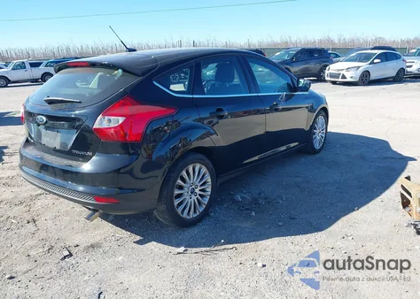2012 Ford Focus Titanium из США, поврежденный, VIN 1FAHP3N28CL260018